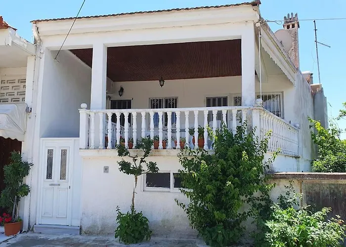 Perfect Base To Explore Messinian Region - בית נופש *